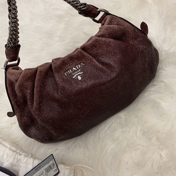 Prada purse used very clean in good condition sell as is - Picture 5 of 8